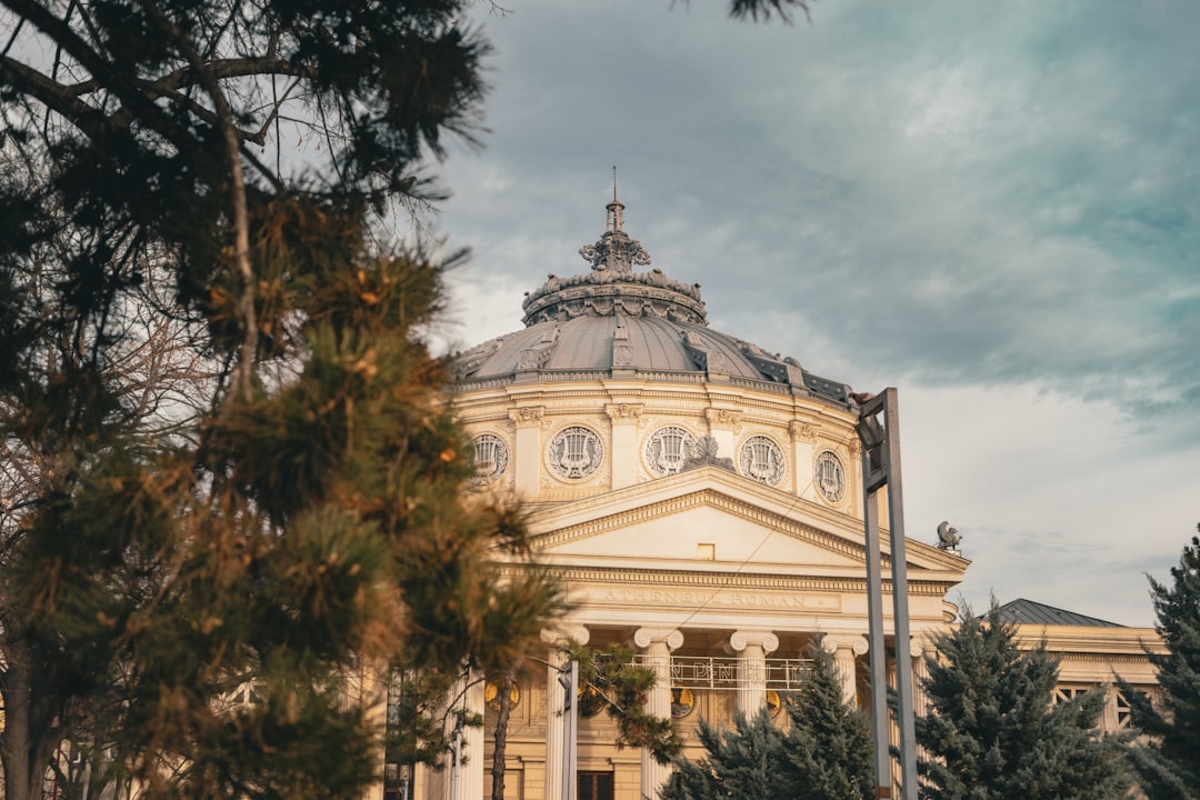 Photo visit historical landmarks in Bucharest